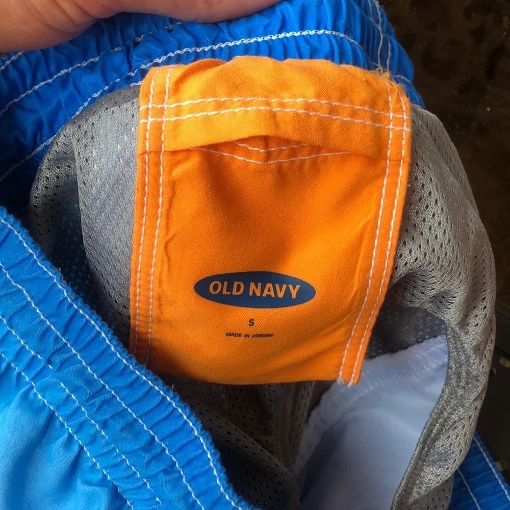 Old navy swim trunks with pockets